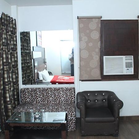Dreamz Suites New Delhi Buitenkant foto